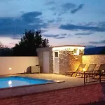 Lila Mostar